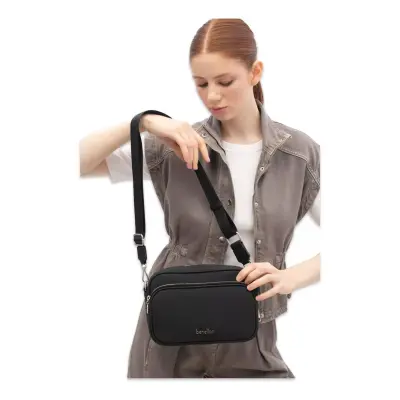 Benetton Bnt_1816 17X25X8 Omuz Siyah Kadın Çanta 