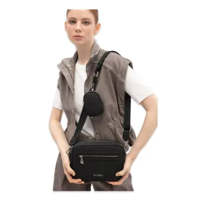 Benetton Bnt_1819 17X20X7 Kol Sı Siyah Kadın Çanta 
