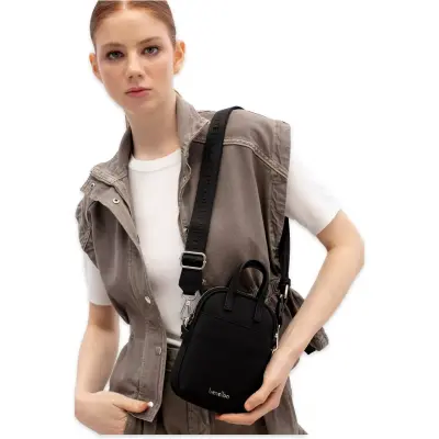 Benetton Bnt_1826 19X12X4 Çapraz Siyah Kadın Çanta 