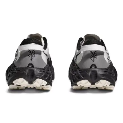 Hoka 1171928 Speedgoat 7 Koşu A Yakkabisi Siyah-Beyaz Erkek Spor Ayakkabı - 4