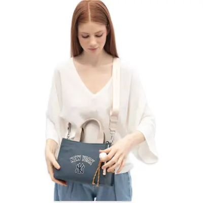New York Yankees Mlb_010 20X23,5X13 El Lacivert Kadın Çanta - New York Yankees (1)