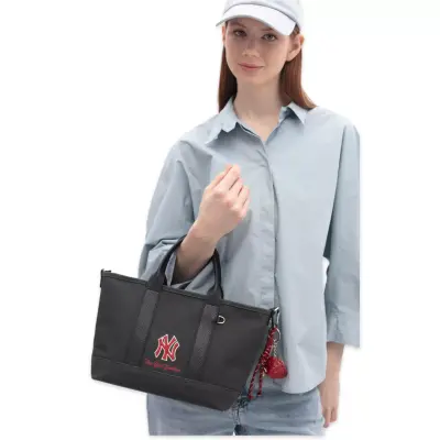 New York Yankees Mlb_013 13X21X8 El Siyah-Kırmızı Kadın Çanta - New York Yankees (1)