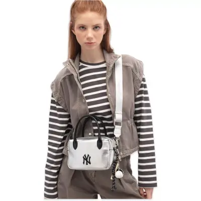 New York Yankees Mlb_038 15X21X9 El Gümüş Kadın Çanta - New York Yankees (1)