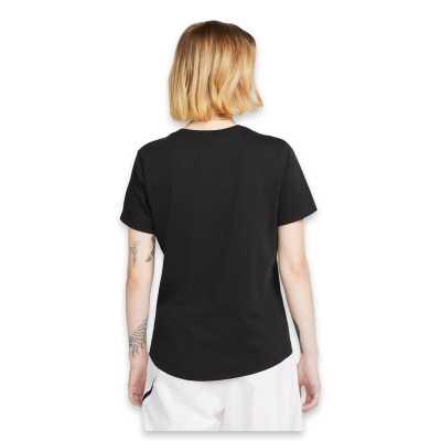 Nike Dx7902 Nike Sportswear Club Essentials Siyah Kadın T-Shirt - Nike (1)