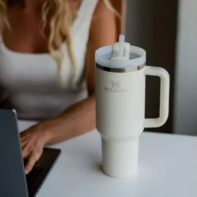 Stanley 10-10824 Stanley Adv 40Oz 1.18L Quencher2.O Tumbler Pipetli Termos Bardak Krem Uni - 3
